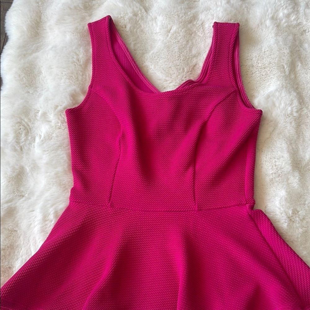 Vibrant Pink Heart Sleeveless blouse Sz S